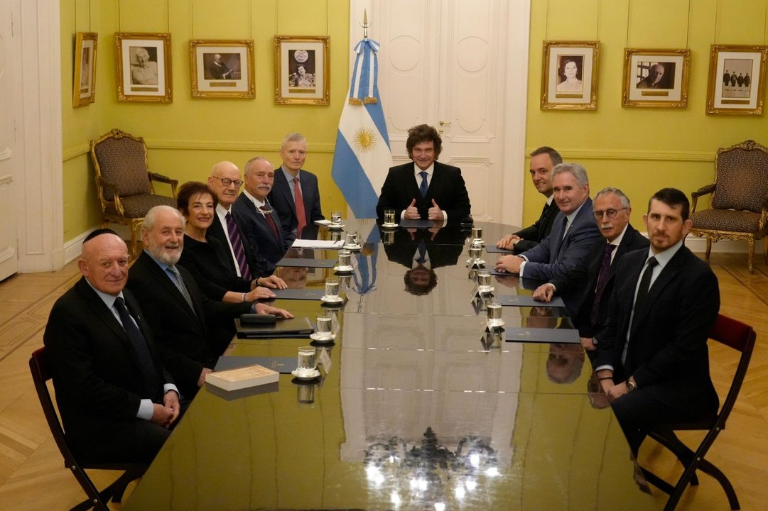 Con Adorni a su lado, Milei recibió presidente de la organización judía B’nai B’rith Internacional