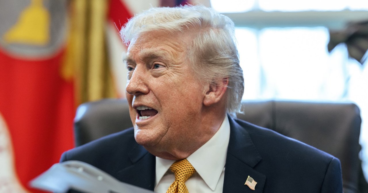 Trump anunció una pausa para guiar barcos a salir del estrecho de Ormuz