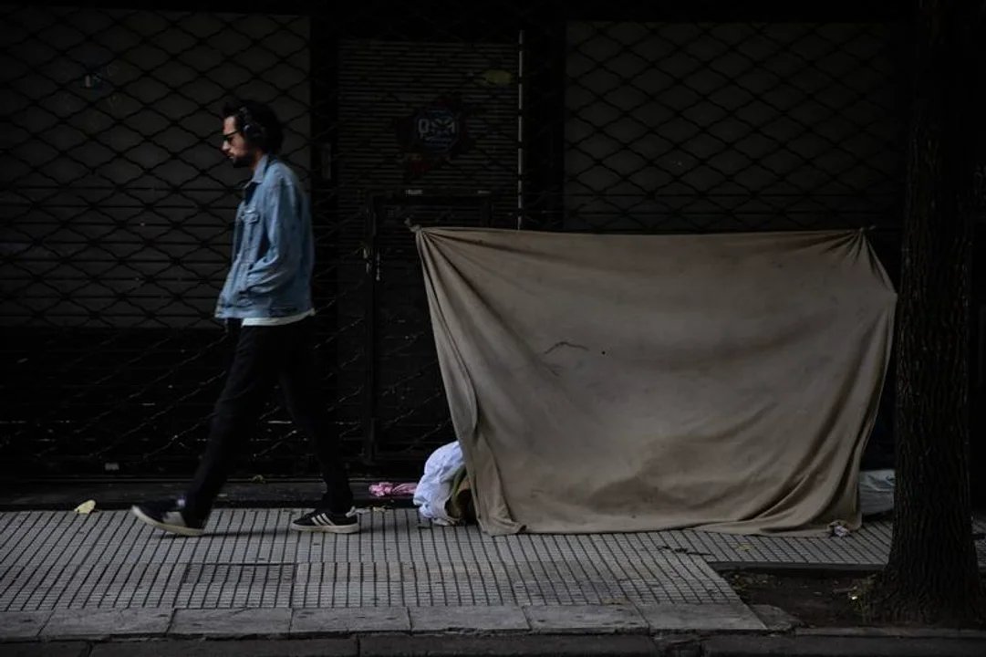 El gobierno de Uruguay ordenó evacuar a personas en situación de calle