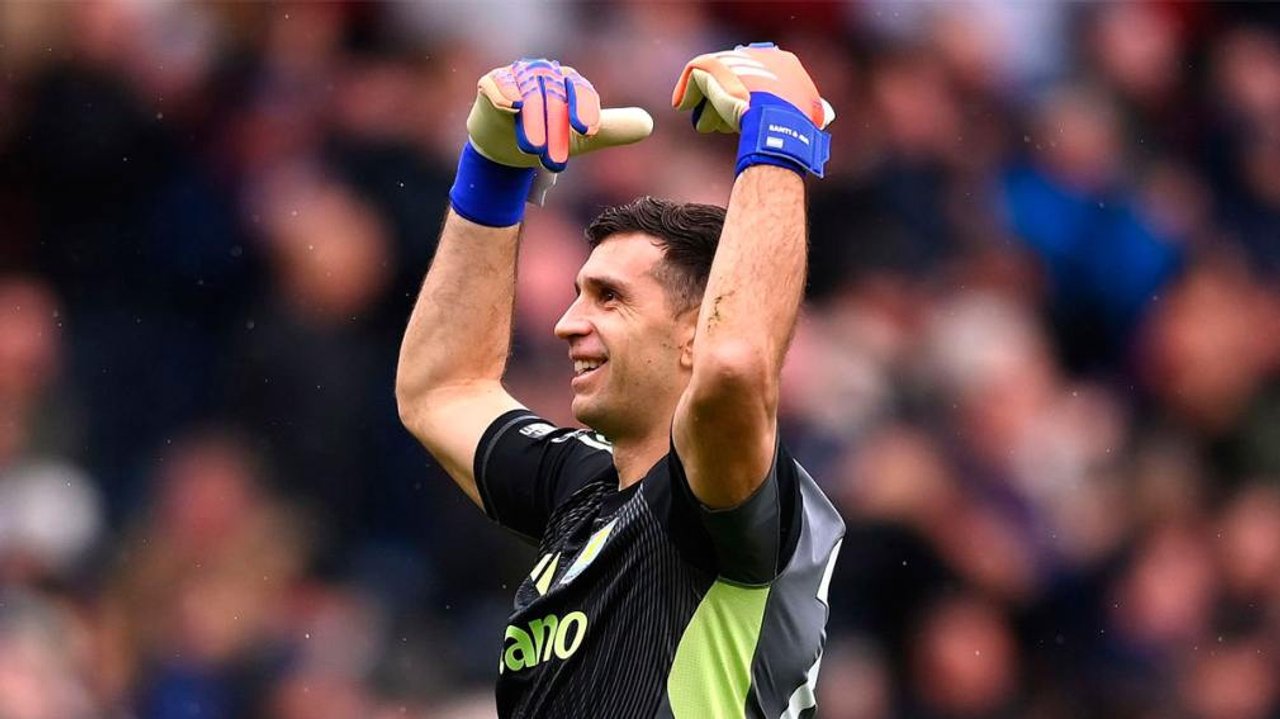 El Aston Villa del “Dibu” Martínez va por un lugar en la final de la Europa League