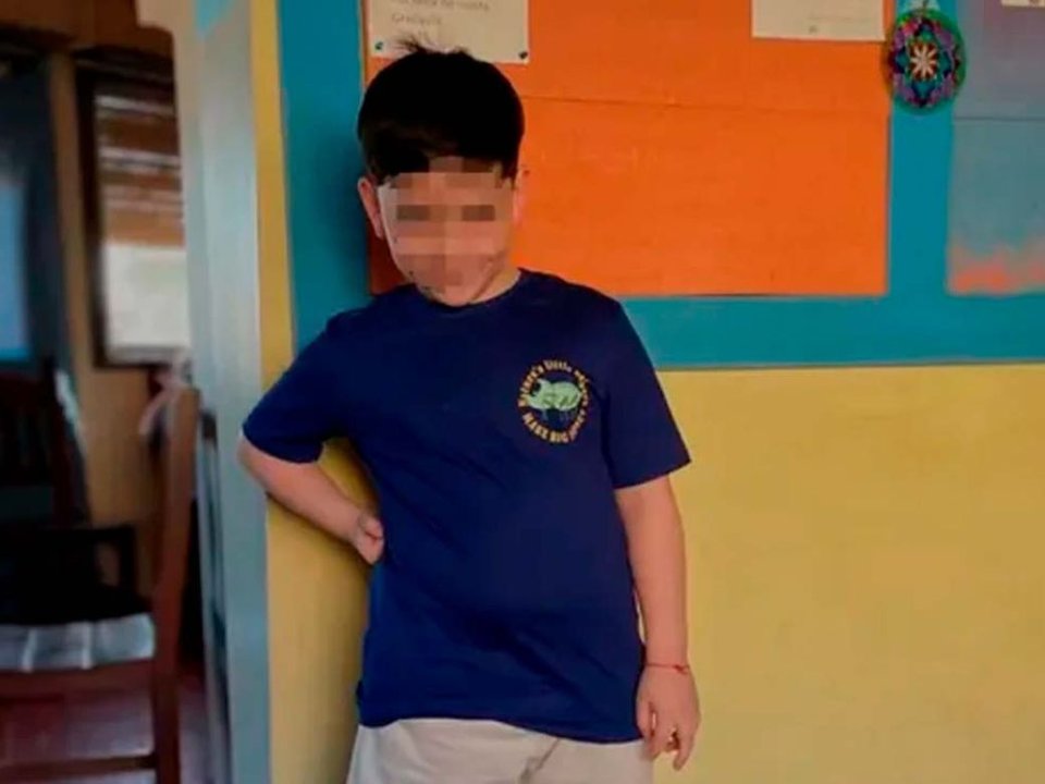 Mientras continúa internado, Bastian Jerez sacó la figurita de Messi para completar el álbum del Mundial