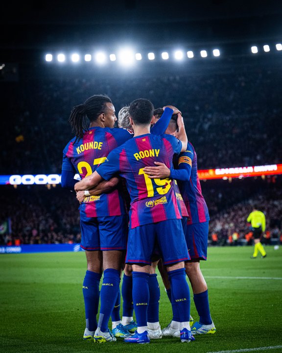 Barcelona visita a Osasuna con la chance de quedar a un paso del título de la Liga
