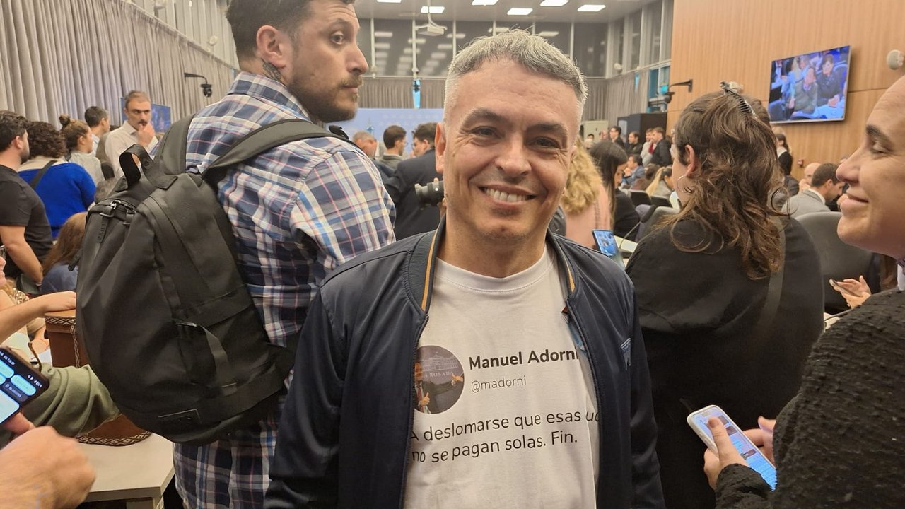 Sin firmas de UxP, la oposición pidió una sesión para interpelar a Adorni e impulsar una moción de censura