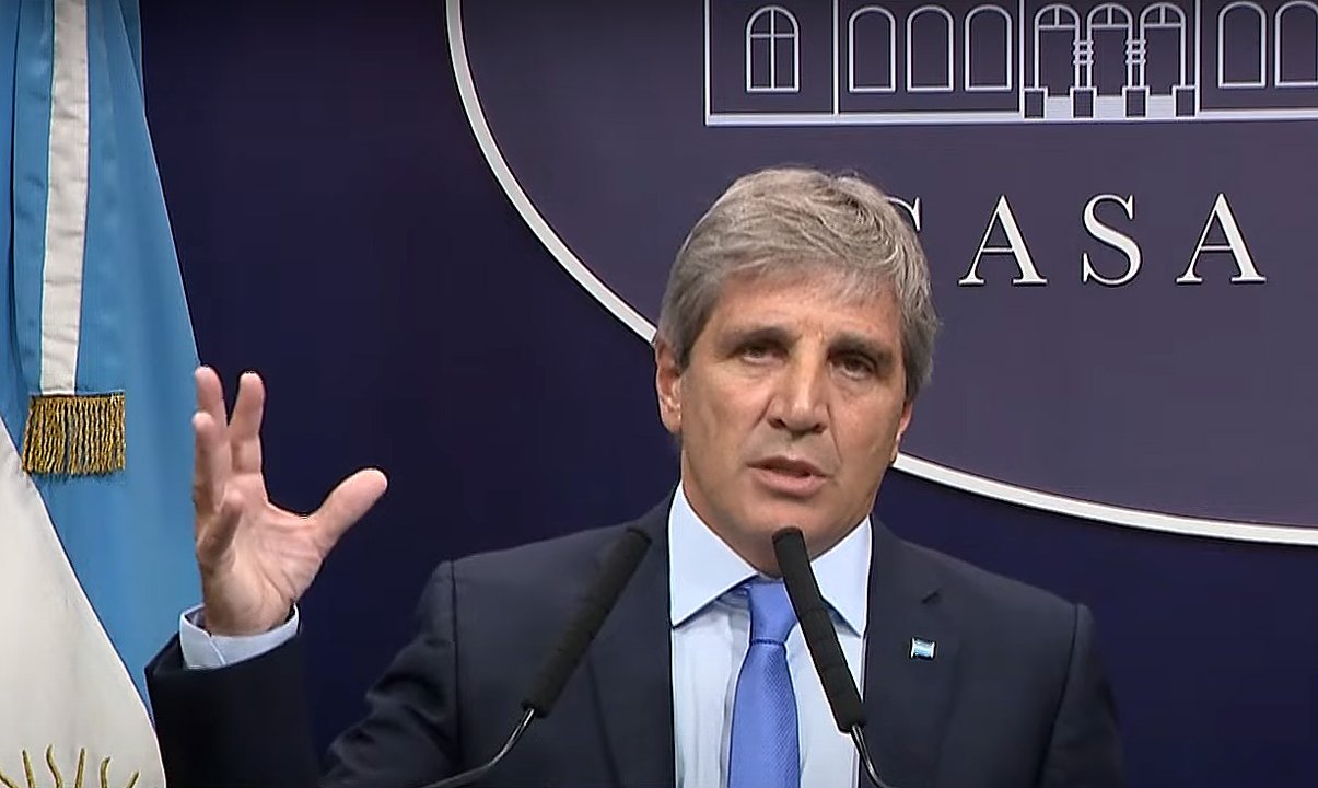 Caputo descartó que el caso Adorni impacte en el Riesgo País y aseguró: “nos estamos empezando a recibir de país serio“