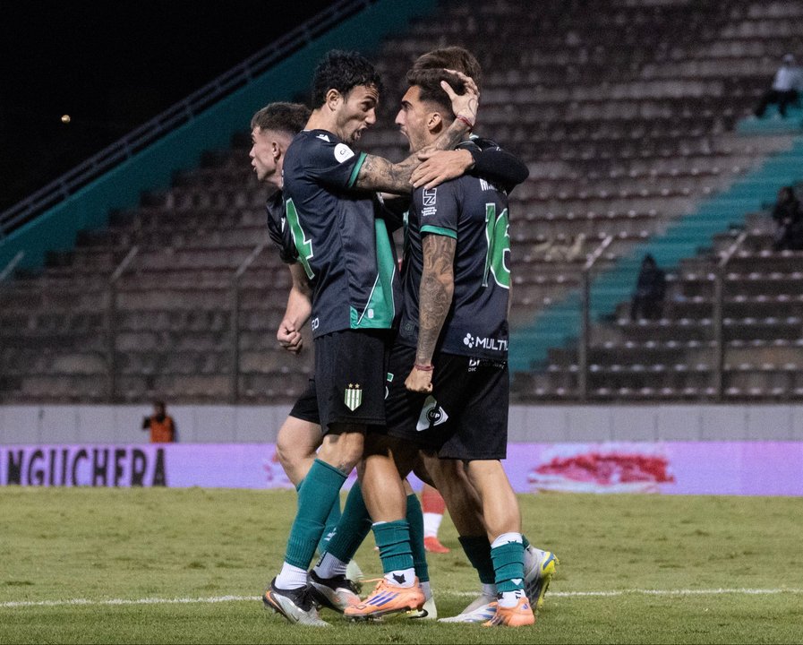 Banfield lo empató sobre el final, eliminó a San Martín de Tucumán por penales y está en octavos de final de la Copa Argentina 2026