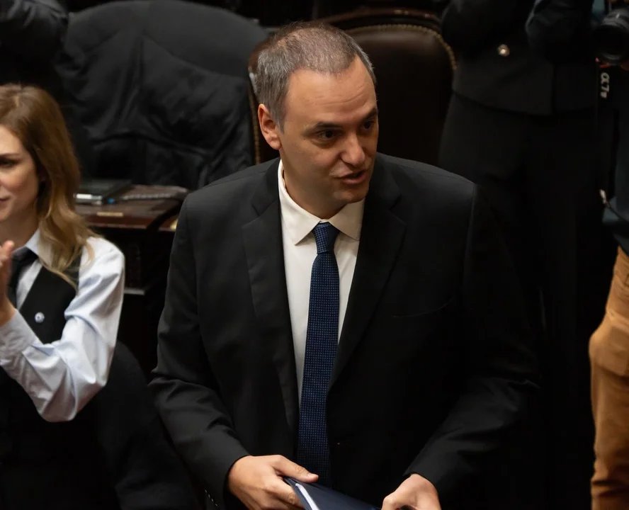 Causa Adorni: la Justicia detectó movimientos con criptomonedas y analiza su patrimonio digital