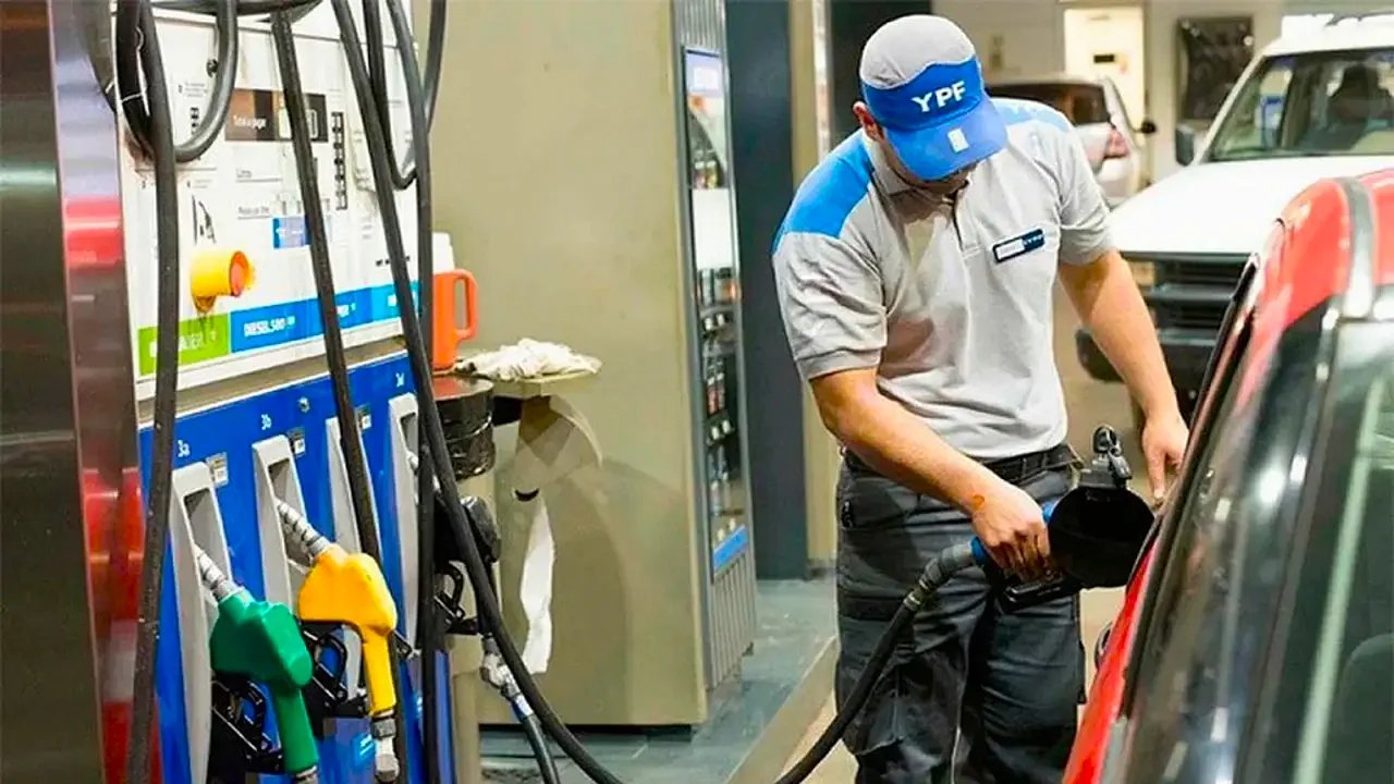 Cómo ahorrar un 9% de nafta en las estaciones de servicio sin ninguna promoción bancaria