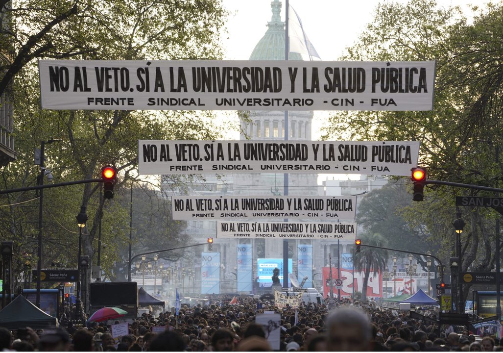 🔴 Marcha Federal Universitaria EN VIVO: reclamos por el presupuesto y recomposición salarial