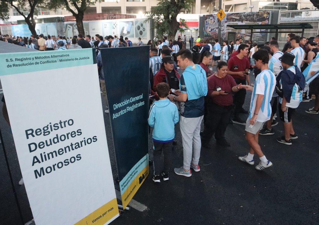 Tribuna Segura: el Gobierno amplió el programa y prohibió el ingreso de deudores alimentarios a estadios