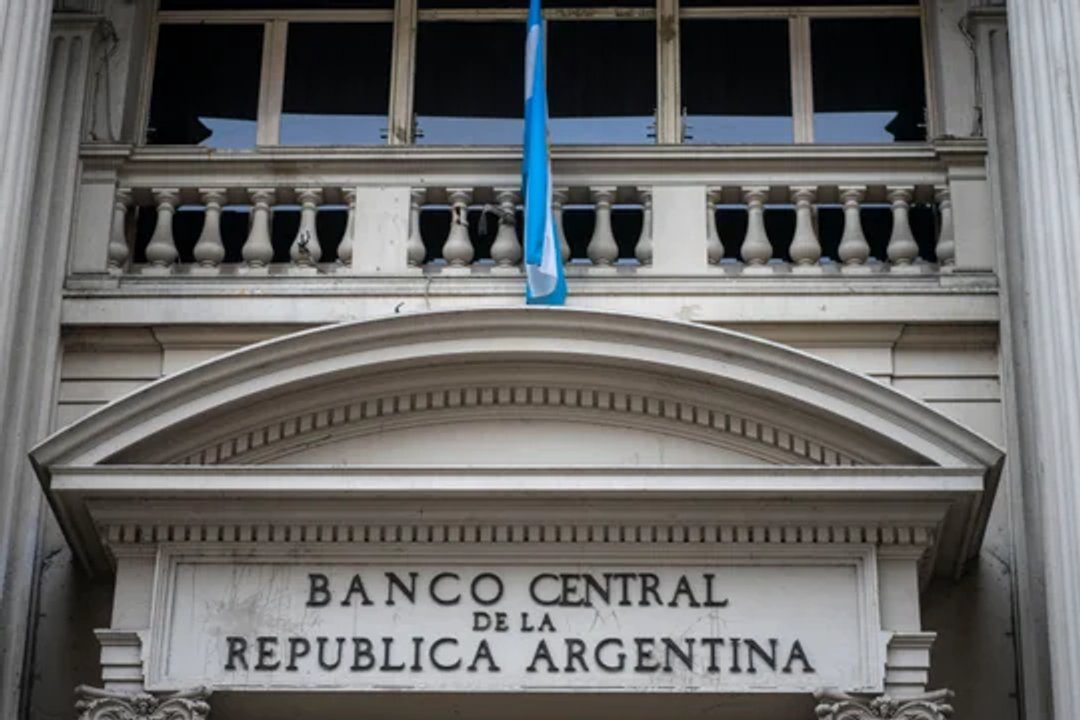 El Banco Central prioriza la compra de divisas para abastecer la demanda de dinero y sumar reservas