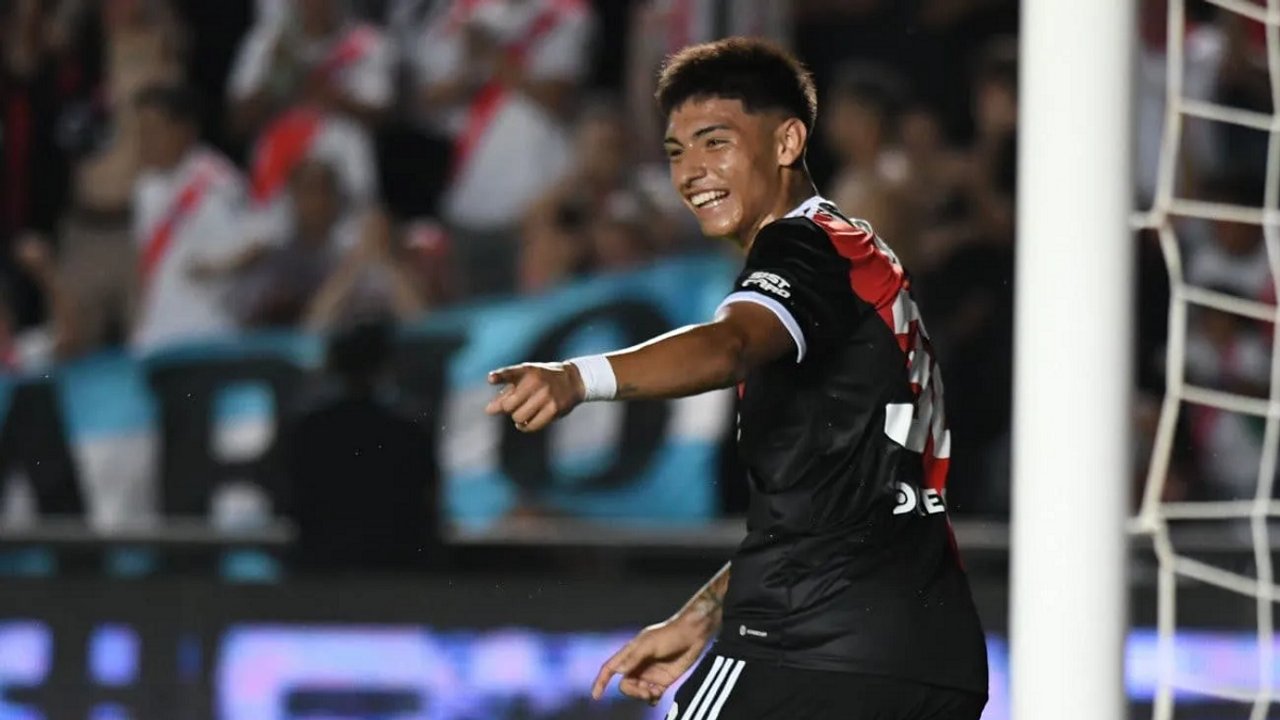 Un delantero de River se volvió a romper los ligamentos y será baja hasta el año próximo
