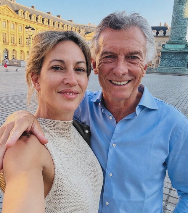 ¿Otra vez candidato?: Mauricio Macri presentó a su novia 21 años menor y las redes reaccionaron