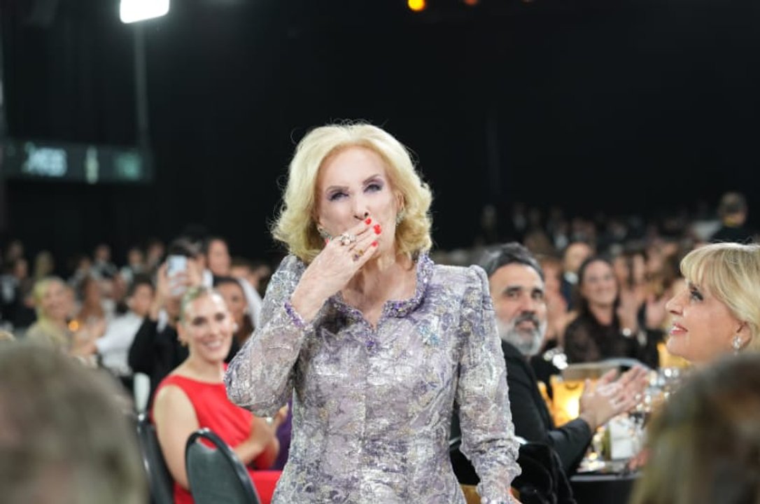 "Soy de fierro, mientras tenga salud, voy a seguir": Mirtha Legrand, Martín Fierro a conducción femenina