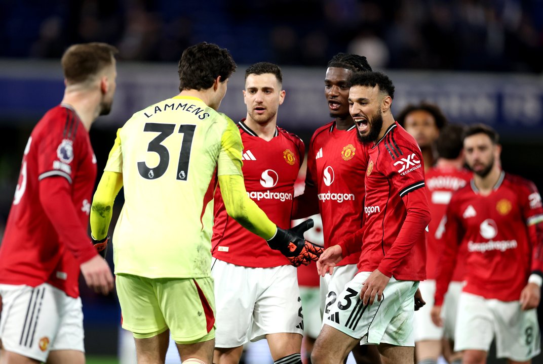 Manchester United venció a Liverpool en un clásico vibrante y aseguró su vuelta a la Champions