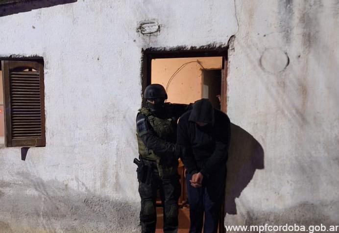VILLA MARÍA: FPA SECUESTRÓ COCAÍNA Y MARIHUANA EN BARRIO LA CALERA. DOS DETENIDOS