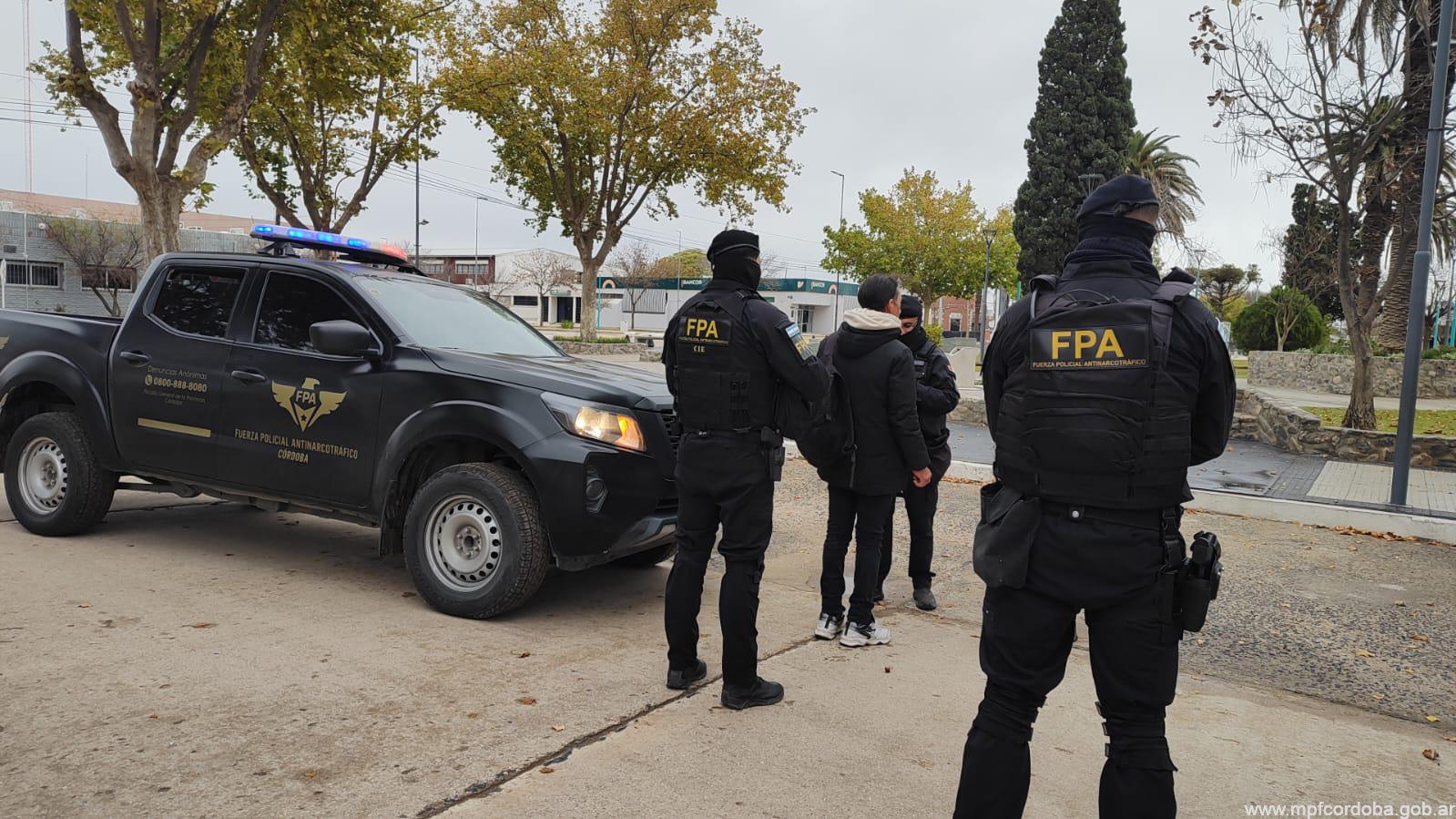 VICUÑA MACKENNA: FPA REALIZÓ CONTROLES PREVENTIVOS Y SECUESTRÓ DROGAS. UN DETENIDO