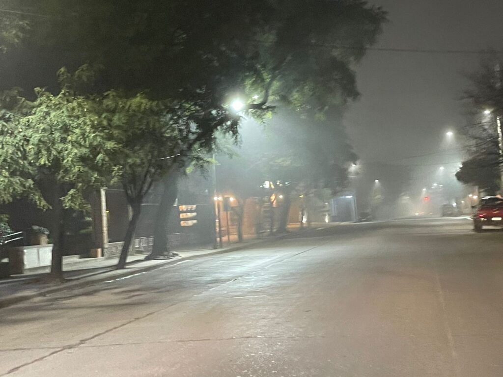 Jueves con neblina en Jesús María y zona.