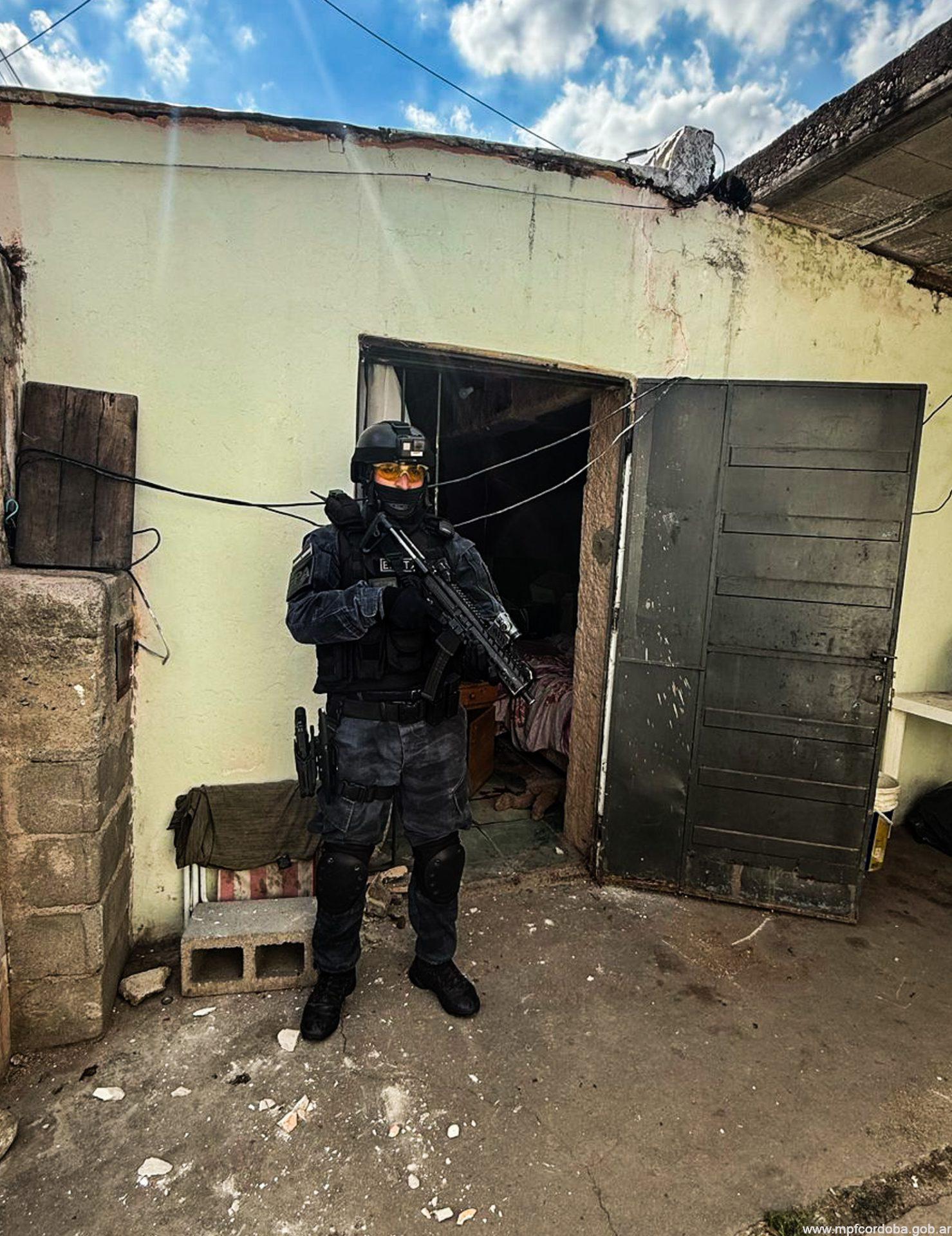 CÓRDOBA: FPA CERRÓ UN PUNTO DE VENTA, SECUESTRÓ COCAÍNA Y DETUVO A UN HOMBRE EN BARRIO ALTO ALBERDI