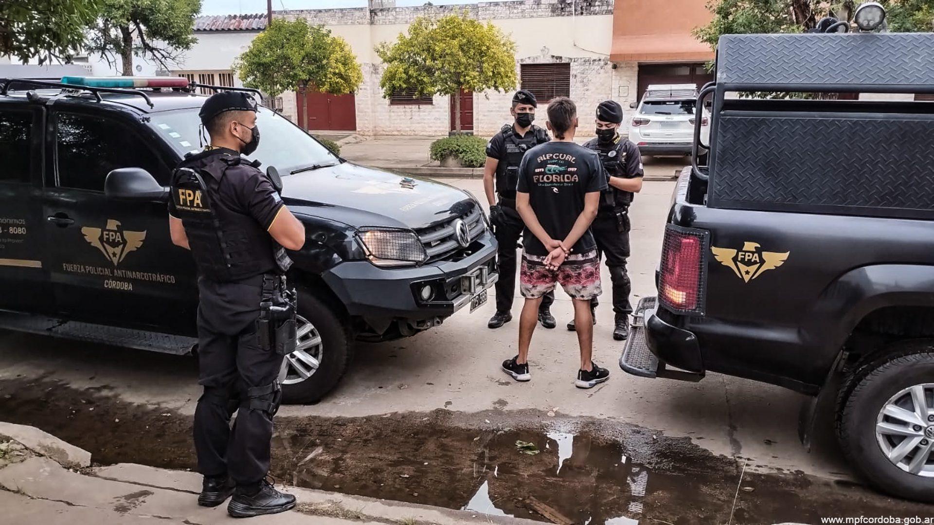 SAN FRANCISCO: FPA INCAUTÓ ESTUPEFACIENTES DURANTE UN CONTROL PREVENTIVO EN BARRIO SARMIENTO