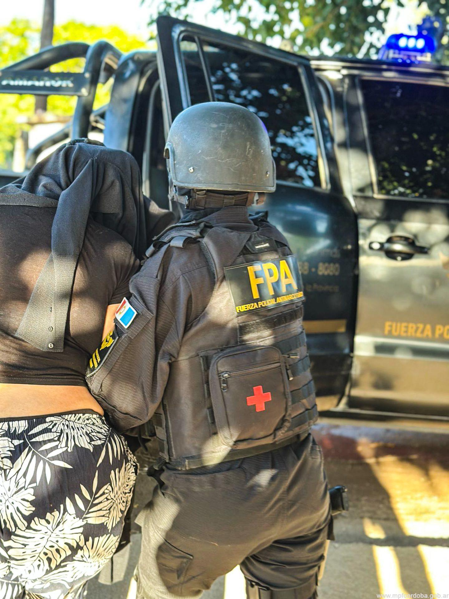 CÓRDOBA: FPA DETUVO A DOS MUJERES QUE INTEGRABAN UNA ORGANIZACIÓN NARCO FAMILIAR EN BARRANCA YACO