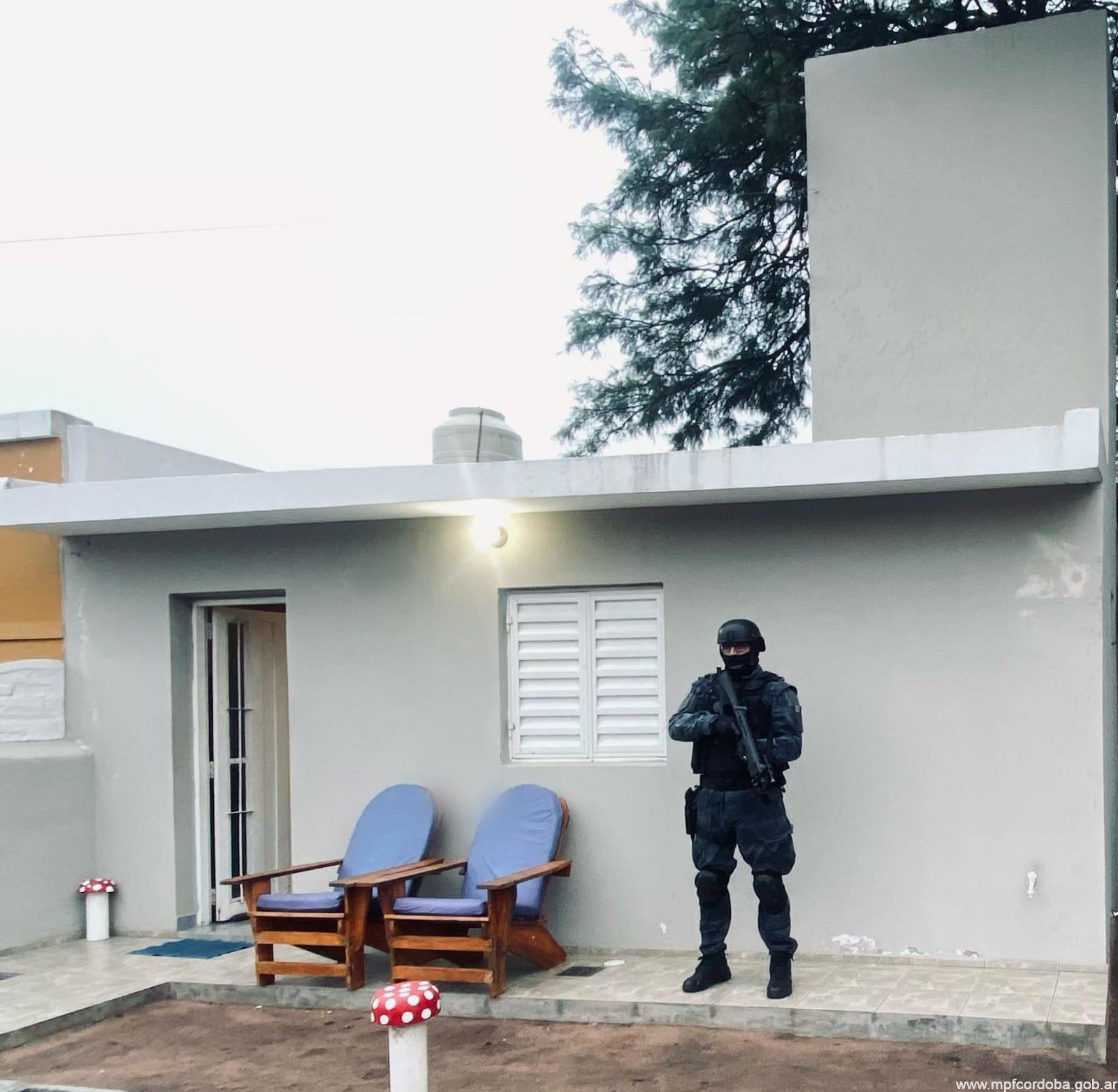 DOS MUJERES DETENIDAS POR VENTA DE DROGAS A MENORES EN DEÁN FUNES