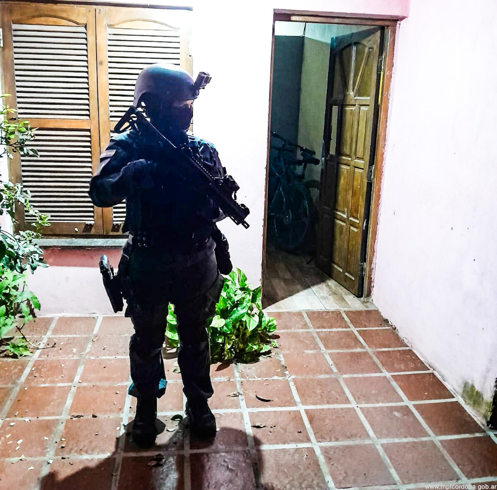 JAMES CRAIK: UNA MUJER DETENIDA POR DELIVERY DE DROGAS