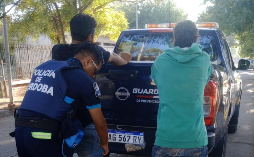 Cordobeses en Alerta: el programa de Seguridad permitió la detención de dos presuntos delincuentes en barrio Yofre