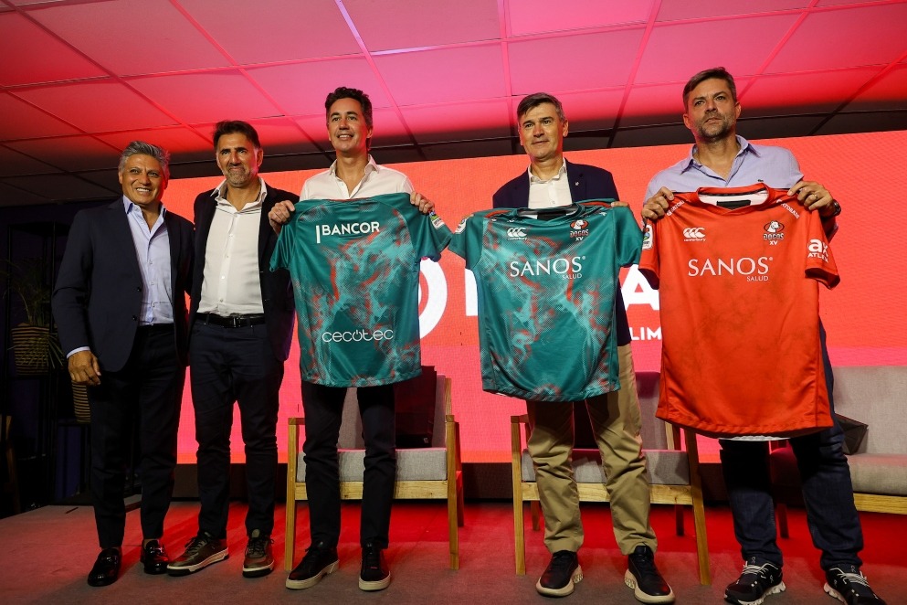 Dogos XV presentó en el Kempes su nueva camiseta para el Súper Rugby Américas