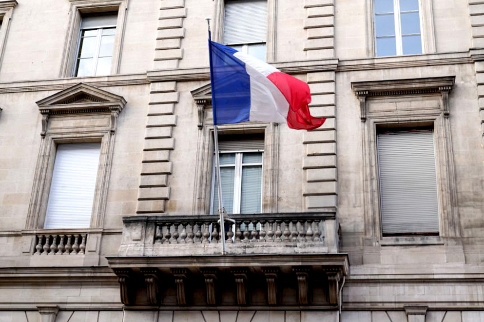 Convocatorias abiertas para becas de posgrado en Francia y Estados Unidos